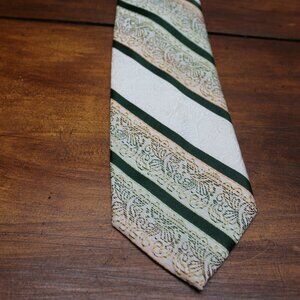 TIE SALE! VTG 70'S GREEN IVORY PEACH EMBROIDERED PATTERNS TIE NECKTIE